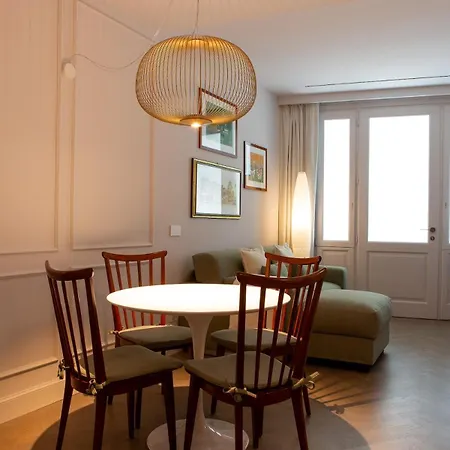 Corti - 1 Min Walk To And Parking Apartament