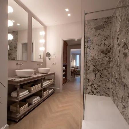 Apartament Corti - 1 Min Walk To And Parking *