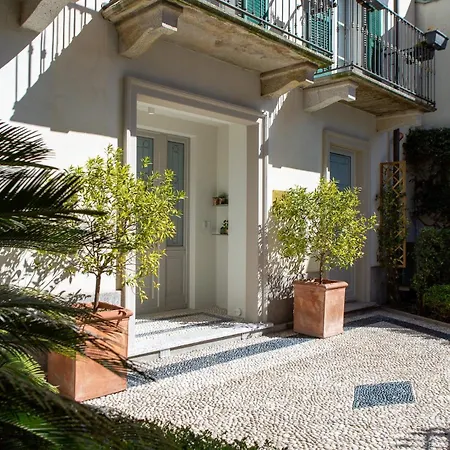 Corti - 1 Min Walk To And Parking