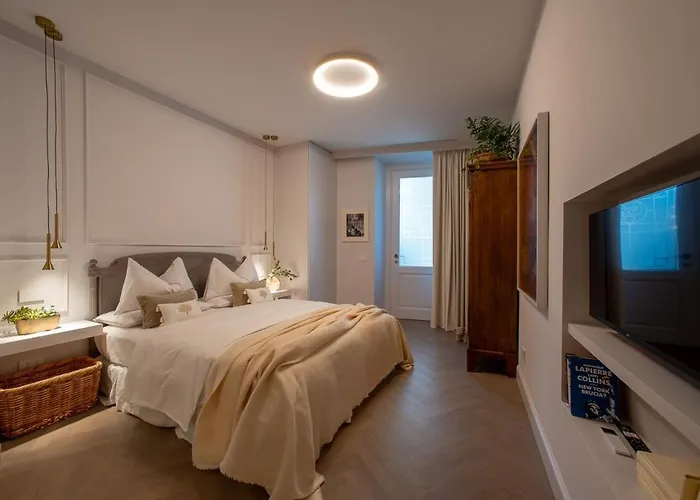 Corti - 1 Min Walk To And Parking דירה *