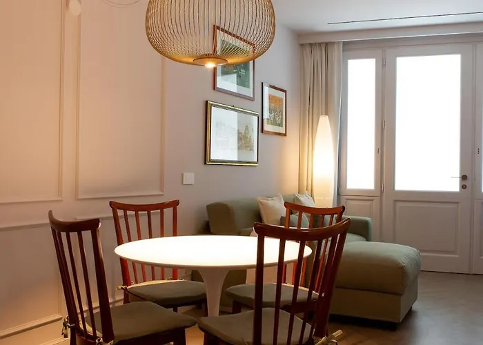 Corti - 1 Min Walk To And Parking דירה